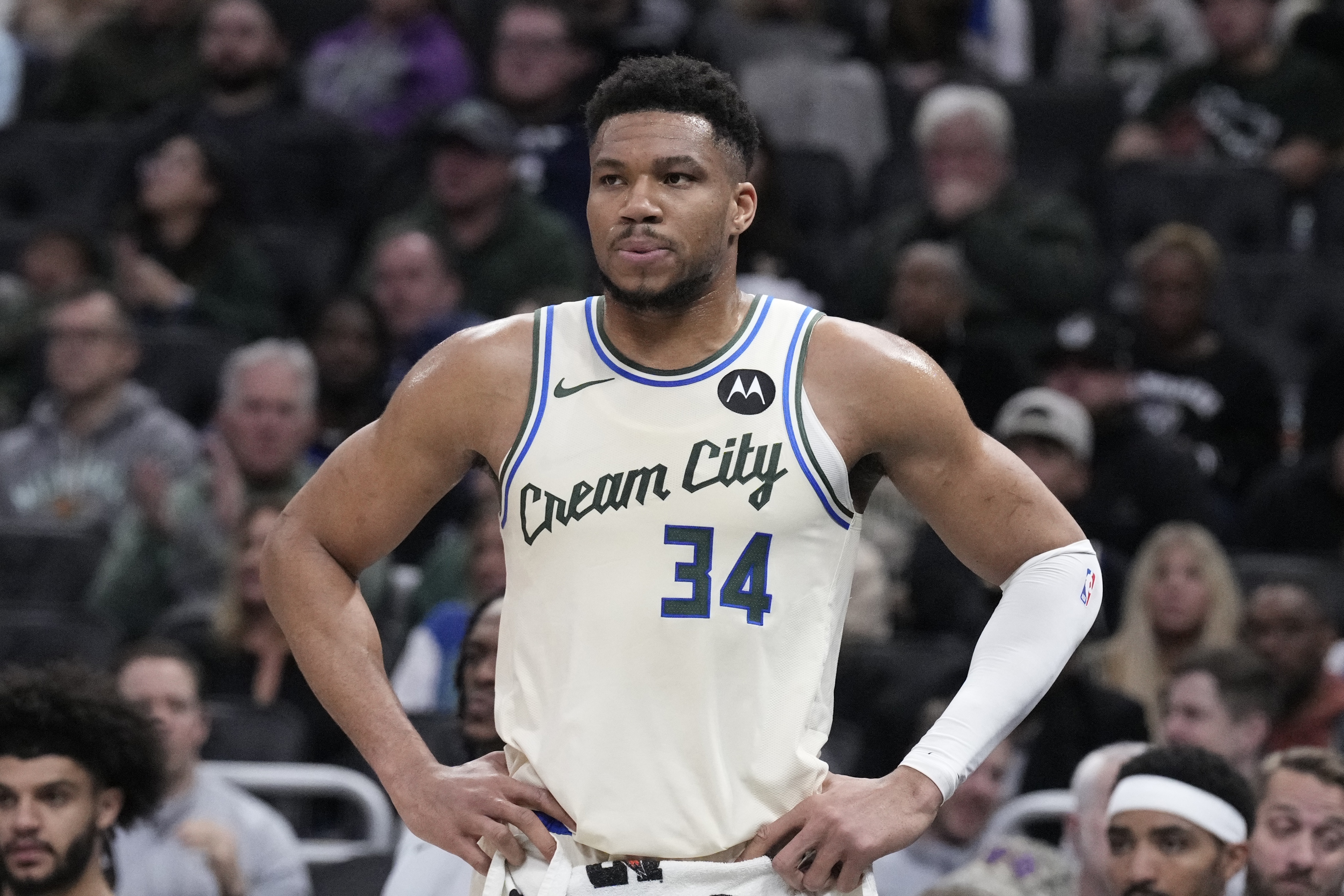 C7 Gaming-字母哥虽好但并不适合火箭！送出申京小贾&amp;强力替补值得吗？